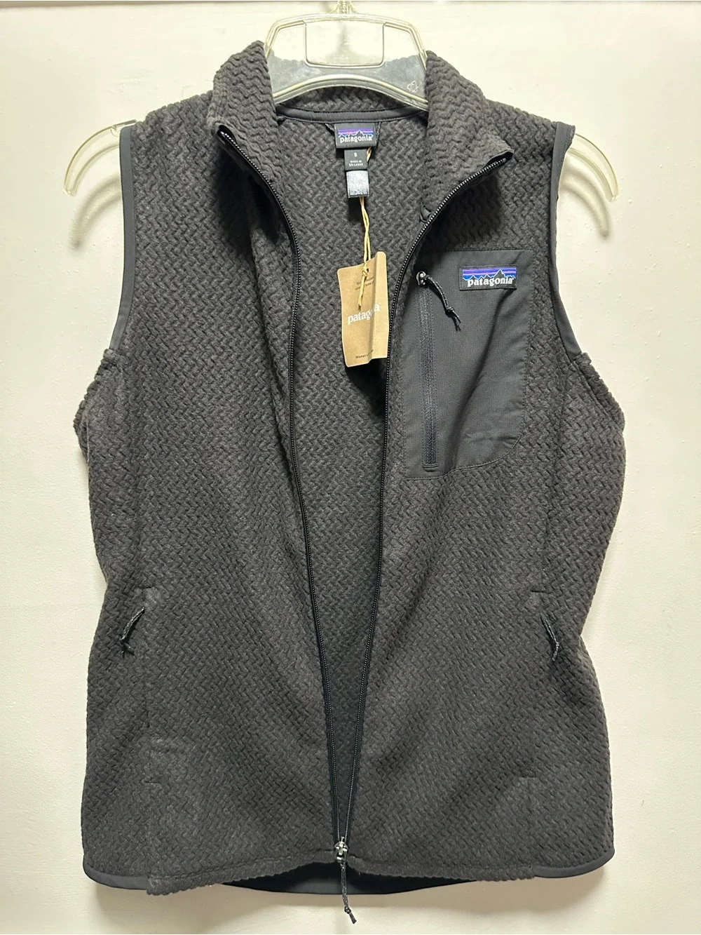 Patagonia Men's Dark Gray Quilted Fleece Vest with Chest Pocket